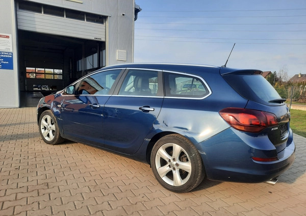 Opel Astra cena 14600 przebieg: 245723, rok produkcji 2011 z Sępopol małe 172